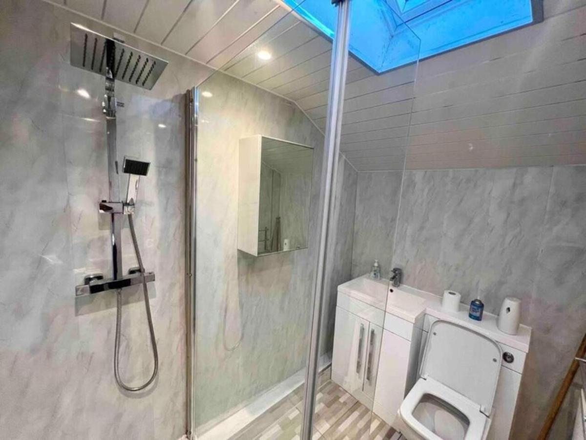 Spacious 3 Bedroom Home In Glasgow - Free Parking Екстериор снимка