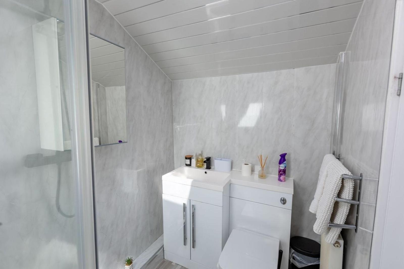 Spacious 3 Bedroom Home In Glasgow - Free Parking Екстериор снимка