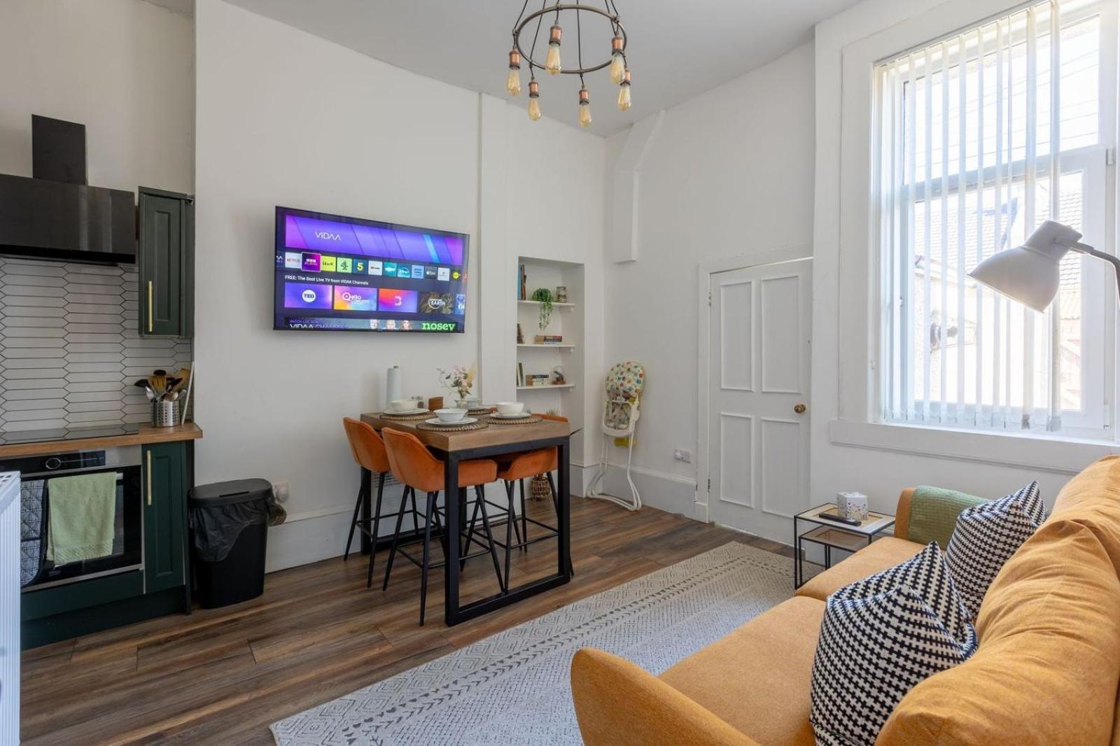 Spacious 3 Bedroom Home In Glasgow - Free Parking Екстериор снимка