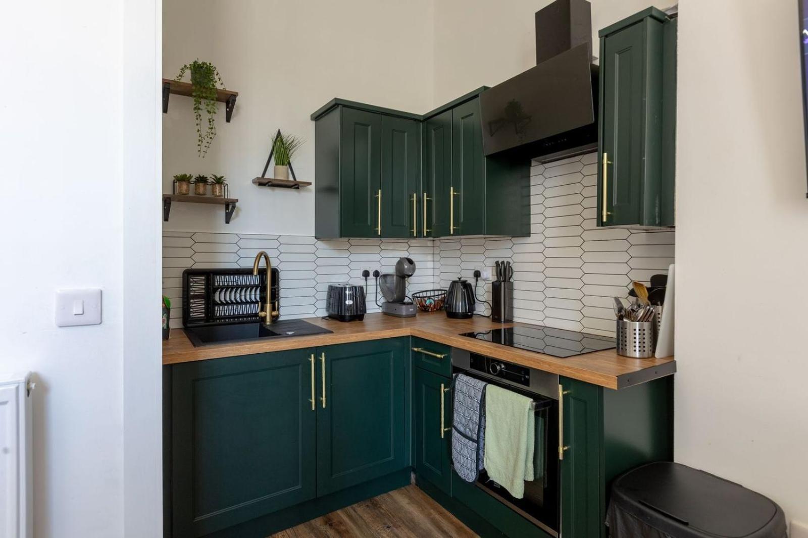 Spacious 3 Bedroom Home In Glasgow - Free Parking Екстериор снимка